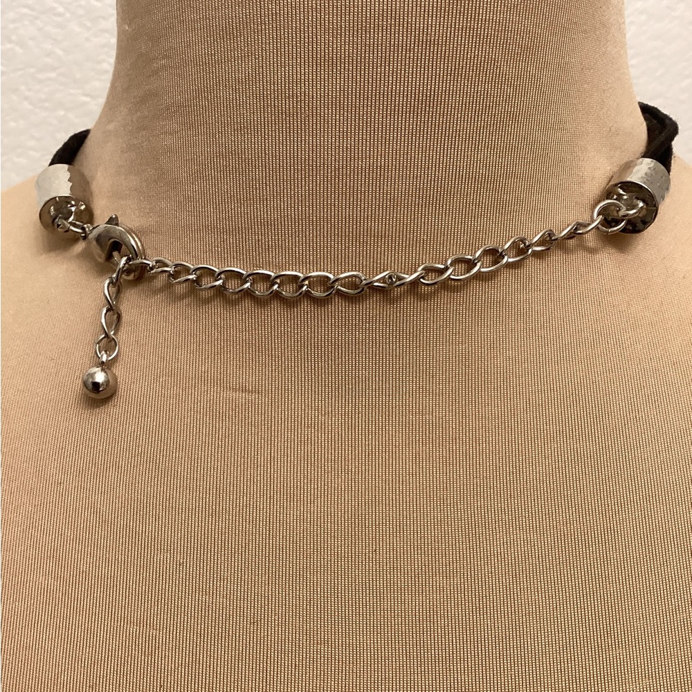 Vintage Silver Hammered Pendant Necklace - Picture 4 of 6